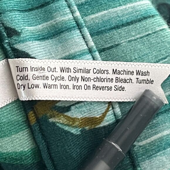 Soma Embraceable Pajamas Large Christmas Ornaments Holiday Winter Green Gold - Picture 8 of 15